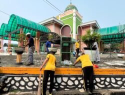 Dukung Program Quick Wins Kapolri, Polsek Bintan Utara Hadirkan Green Policing Melalui Kepedulian Lingkungan Masjid