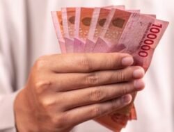 Bikin Khawatir, IHSG Jemblok Rupiah ke Rp22.000 Per Dolar AS