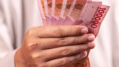 Bikin Khawatir, IHSG Jemblok Rupiah ke Rp22.000 Per Dolar AS