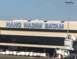Dikepung Kabut Asap Karhutla, Bandara Hang Nadim Tunda Jadwal Penerbangan
