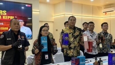 8.664 Botol Miras Rp8 Miliar dan Pemilik Diamankan Polresta Barelang dari Gudang Golden 4 Bengkong