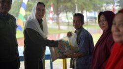 210 KK Desil 1 – 2 di Natuna dapat Bantuan Beras 10 Kg